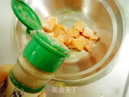 Make The delicious salmon congee step 2