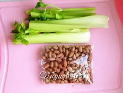 Make Celery peanuts step 0