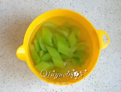 Make Celery peanuts step 5