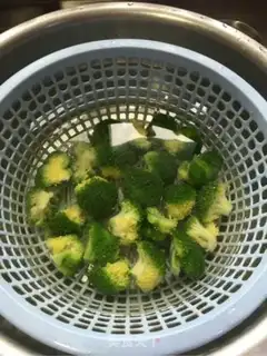 Make Pelican mushrooms orchids step 5