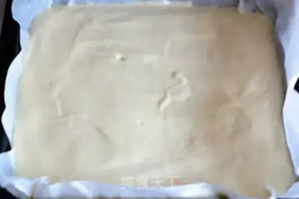 Make Nice and delicious cake rolls step 3