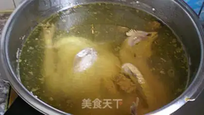 Make Red-tree chicken soup step 2