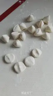 Make Three sheep dumplings step 15