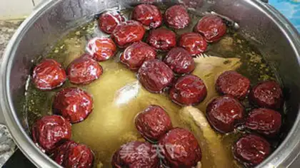Make Red-tree chicken soup step 3