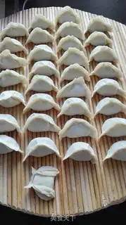 Make Three sheep dumplings step 18