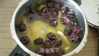 Make Red-tree chicken soup step 4