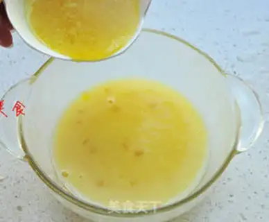 Make Yogurt strawberry cake step 1