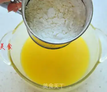 Make Yogurt strawberry cake step 2