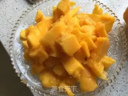 Make Strawberry mango mousse step 3