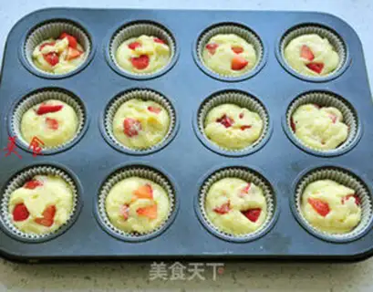 Make Yogurt strawberry cake step 3