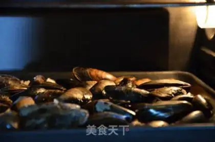 Make Salt roasted French blue mussel step 3