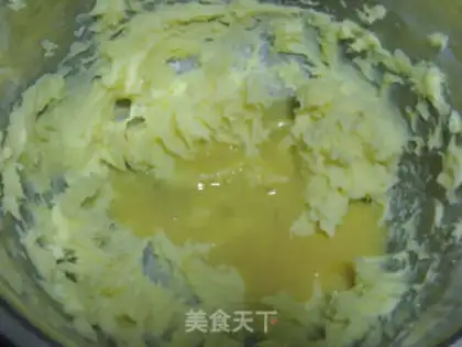 Make Almond pink cookies step 2