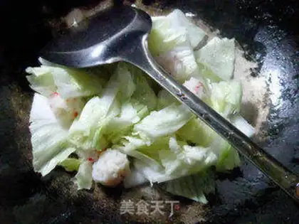 Make Shrimp-flavored cabbage step 3