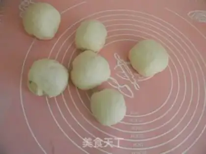 Make Onion pretzels step 6