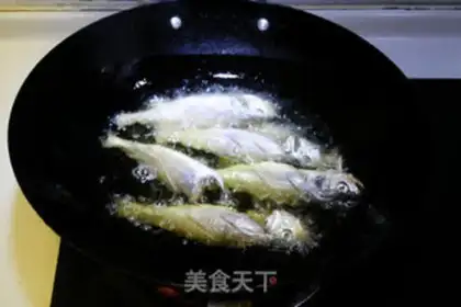 Make A yellow fish step 6