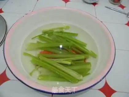 Make Steak and celery step 1