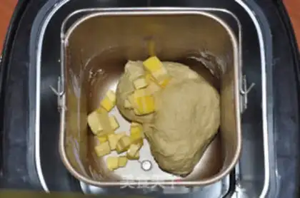 Make Cinnamon pecan rolls step 1