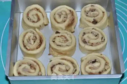 Make Cinnamon pecan rolls step 11
