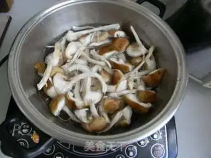 Make A mushroom egg bun step 0