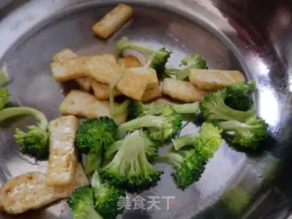 Make Tofu fried broccoli step 3