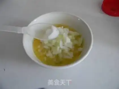 Make Egg toast step 1