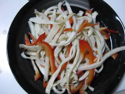 Make The garlic hand tore the mushrooms step 6