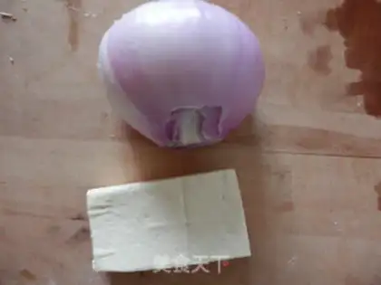 Make Onion fried tofu step 0