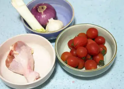 Make Tomato roasted chicken leg pasta step 0