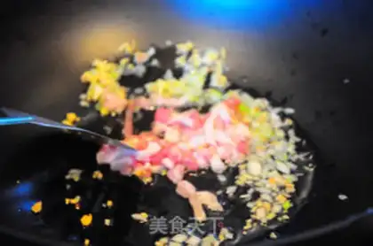 Make Five flowers with silk step 10