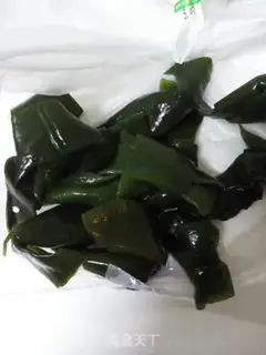 Make Ribbon seaweed soup step 2