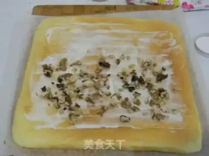 Make walnut-poo-cake roll step 10