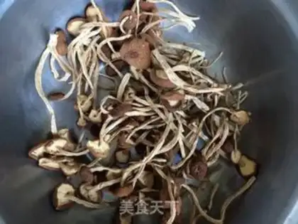 Make Tea and mushroom soup step 0