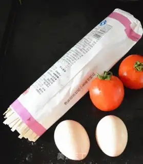 Make Tomato eggs hanging. Noodles step 0