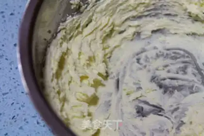 Make Gorgeous pound cake step 2