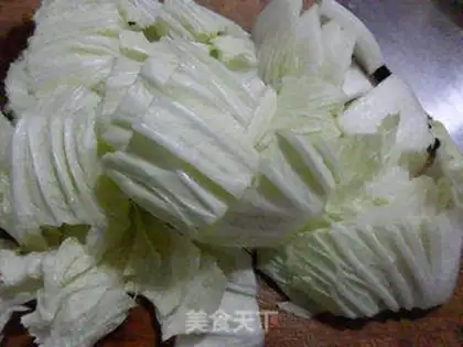 Make Shrimp-flavored cabbage step 1