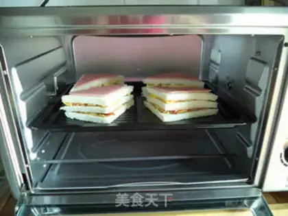 Make Ham tomato egg sandwich step 15