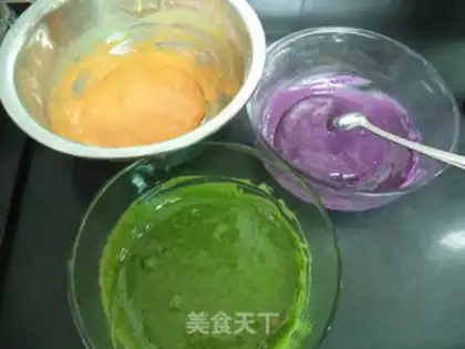 Make Three cream cakes step 4