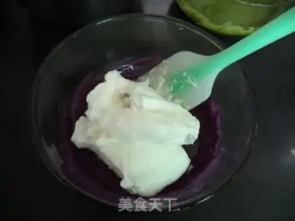 Make Three cream cakes step 6