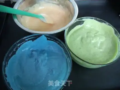 Make Three cream cakes step 7