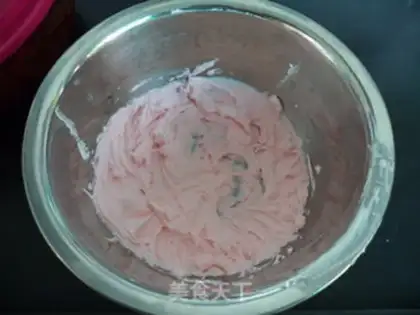 Make Three cream cakes step 16