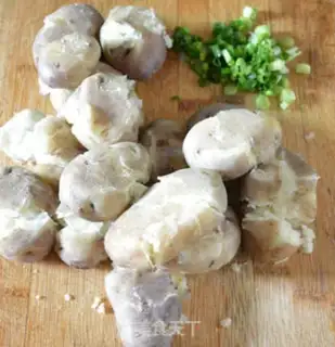Make Soy and onion to fry potatoes step 2