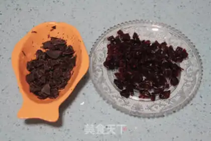 Make Cranberry chocolate scone step 2