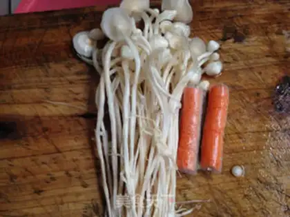 Make Gold pin mushrooms and crab sticks step 1