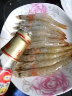 Make Garlic back shrimp step 1