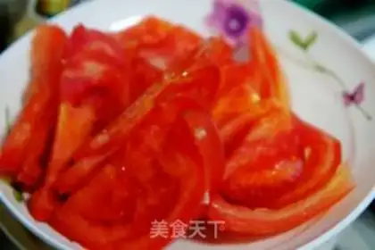 Make Tomato fried flowers step 1