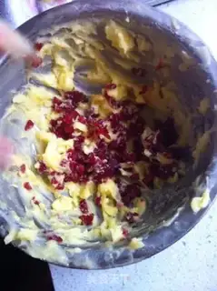 Make A cranberry cookie step 3