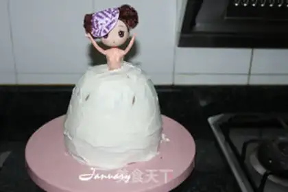 Make Fancy doll cake step 17