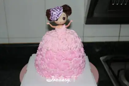 Make Fancy doll cake step 18