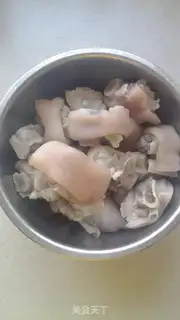 Make The private room is spicy pig hoof step 1