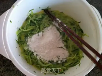Make cucumber eggcake step 2